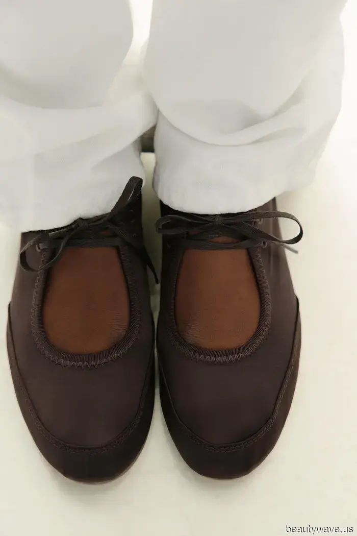 Wait—I've just noticed that the most stylish flat shoes share this particular detail.