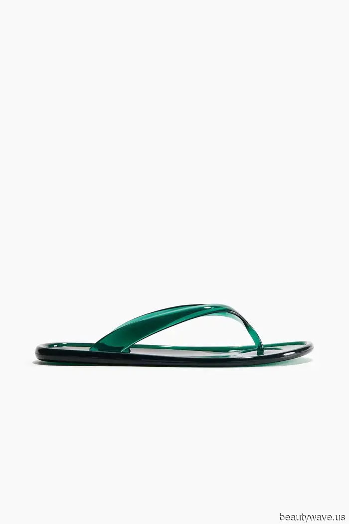 Believe me: Jeans, skirts, and shorts always appear more luxurious when paired with these flip-flops.