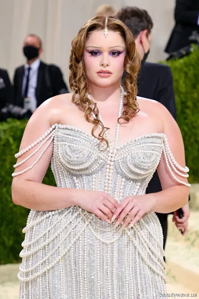 Dal 1981 al 2025, questi look di bellezza del Met Gala sono i migliori di sempre.