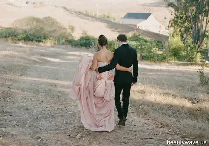 A Blush Wiederhoeft Outfit and a "Haunted Saloon" After-Party Made This California Wedding Unforgettable…