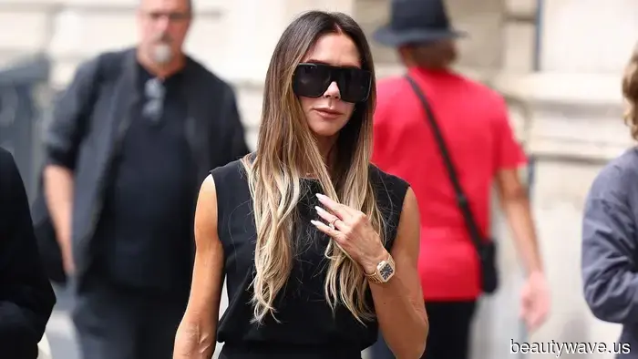 La combinación de falda y zapatos para usar en una ola de calor, según Victoria Beckham