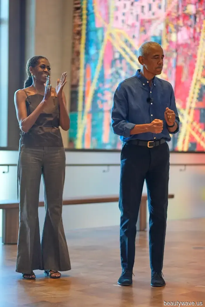 Hasser werden sagen, Gladiatorensandalen seien out, aber Michelle Obamas Version ist für 2026 so frisch.