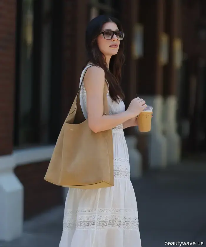 The Chic It Bag That Every Fashion Editor and Trendy Celebrity Desires to Carry This Fall