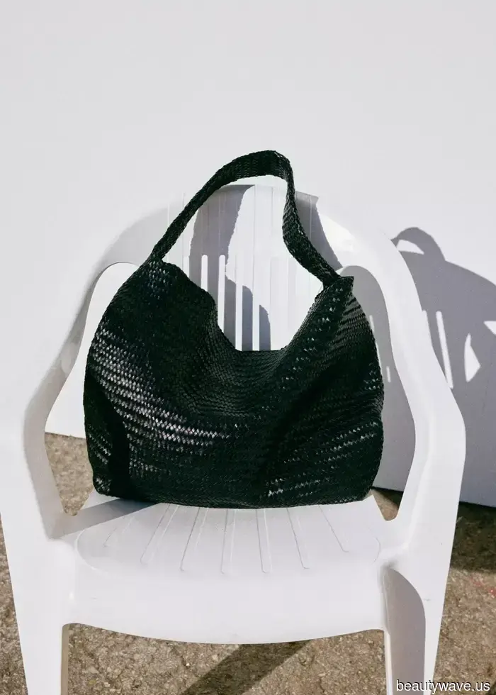 Mia madre millenaria e io non siamo d'accordo su molto, ma entrambe amiamo questi nuovi stili di Zara, Mango e COS.
