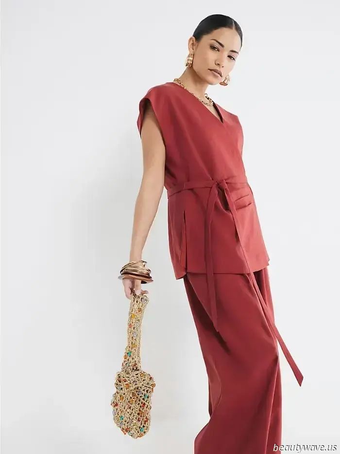 As a 4'11" fashion editor, you can take my word for it—these are the 13 top fashion brands for petites.
