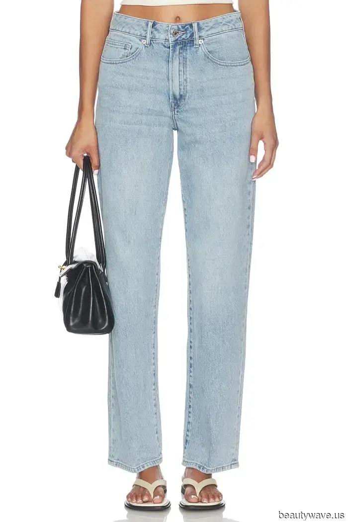 In NYC, every fashionable woman is currently pairing this flat-shoe trend with jeans.