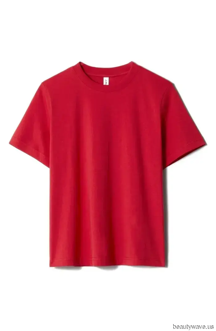 Move over, blue and black jeans—this unexpected denim hue is the go-to choice for all the trendsetters in 2025.