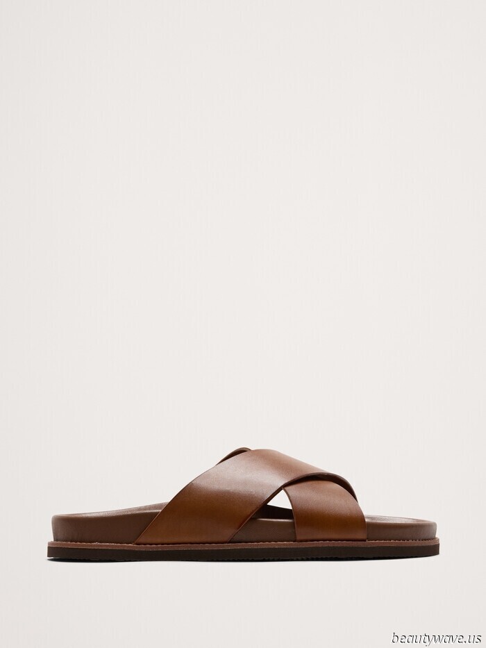 As a Shopping Director residing in Banana Republic, here are the 40 items that I consider to be the most stylish at the moment.