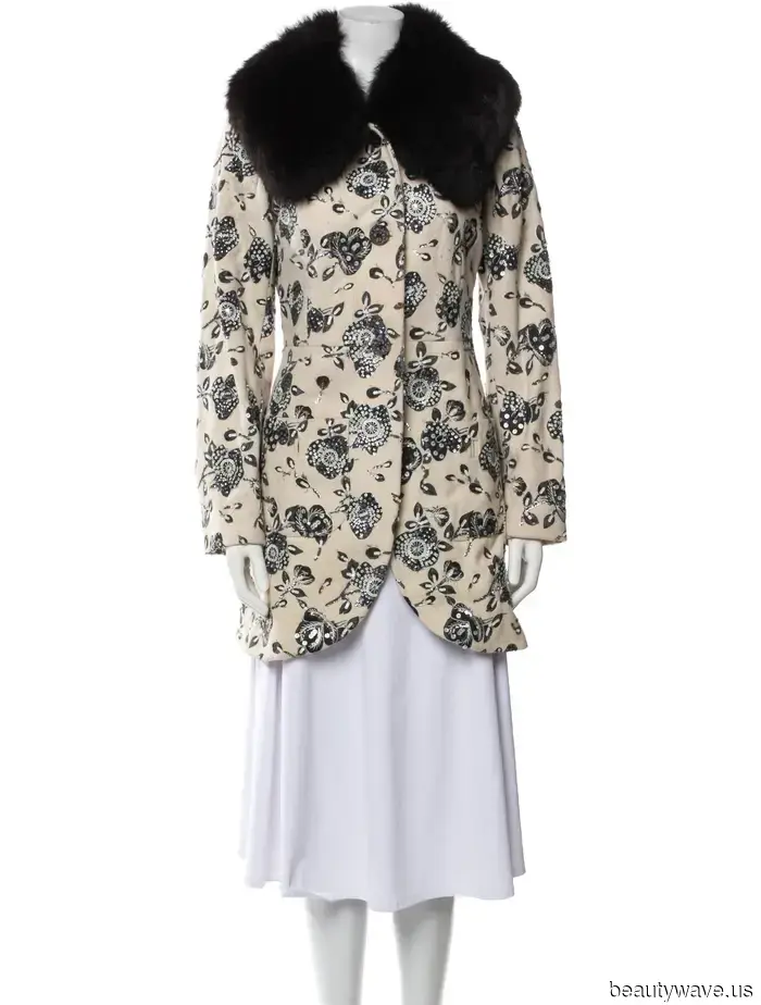 Every It Girl's seasonal wardrobe features this stylish coat trend that transitions from winter to spring.