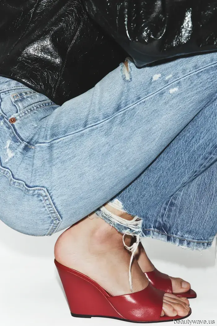 Cropped Jeans Appear More Luxurious When Paired With This Stylish Shoe Colour Trend