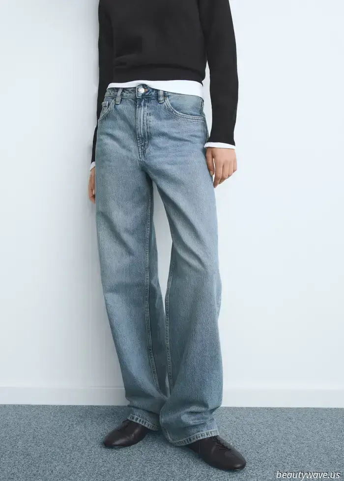 Non sono una donna da scommesse, ma sono sicura che tutti seguiranno questa tendenza di jeans con mocassini questa settimana