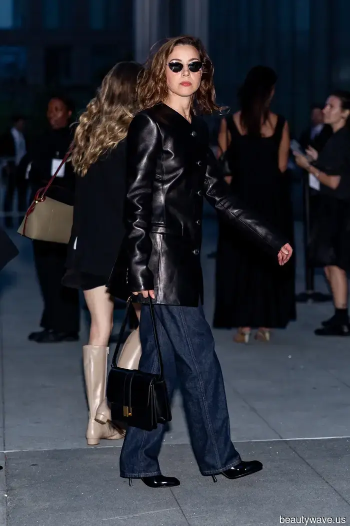 I'm not claiming that boxy blazers are no longer in style, but this polished alternative is what fashionable New Yorkers are donning.