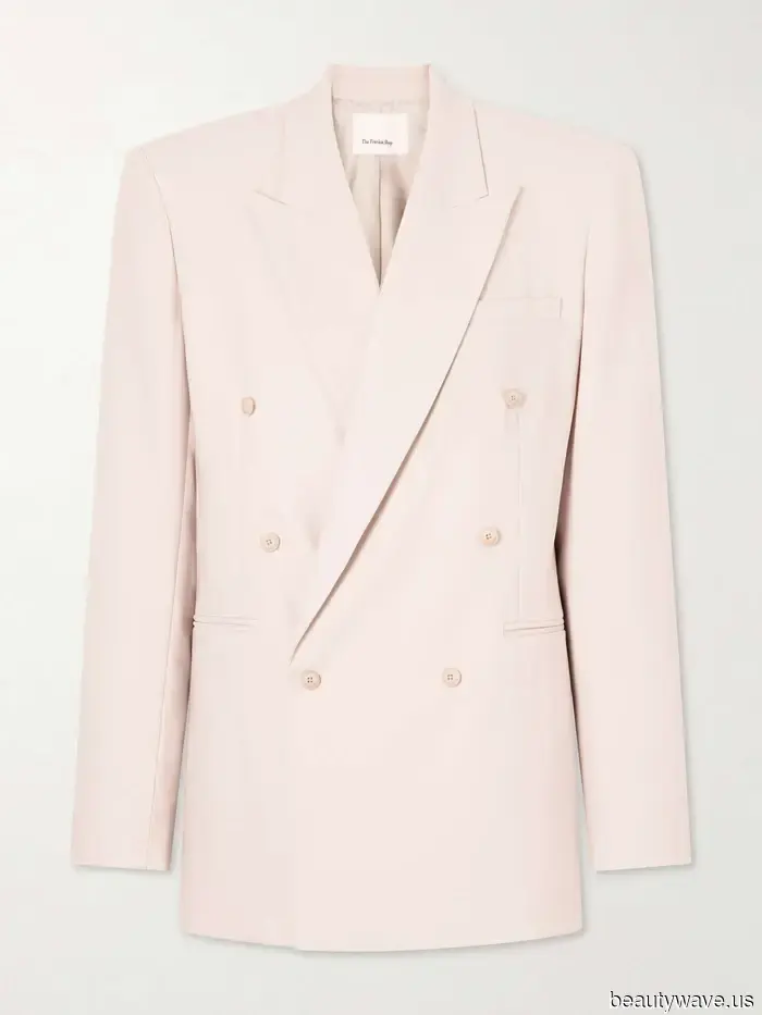Salta i Pantaloni Neri: Questo È il Modo Chic di Abbinare un Blazer Oversize e Sneakers Bianche nel 2026