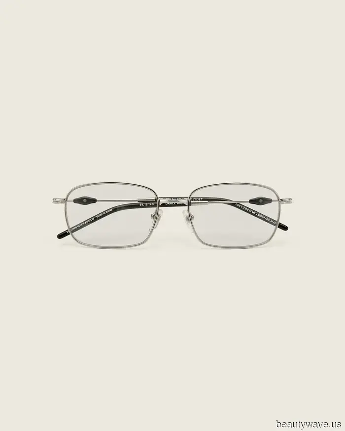 As a Gen Z Fashion Editor, I've compiled this year's holiday wish list featuring 24 fashion items I’m hoping to receive.