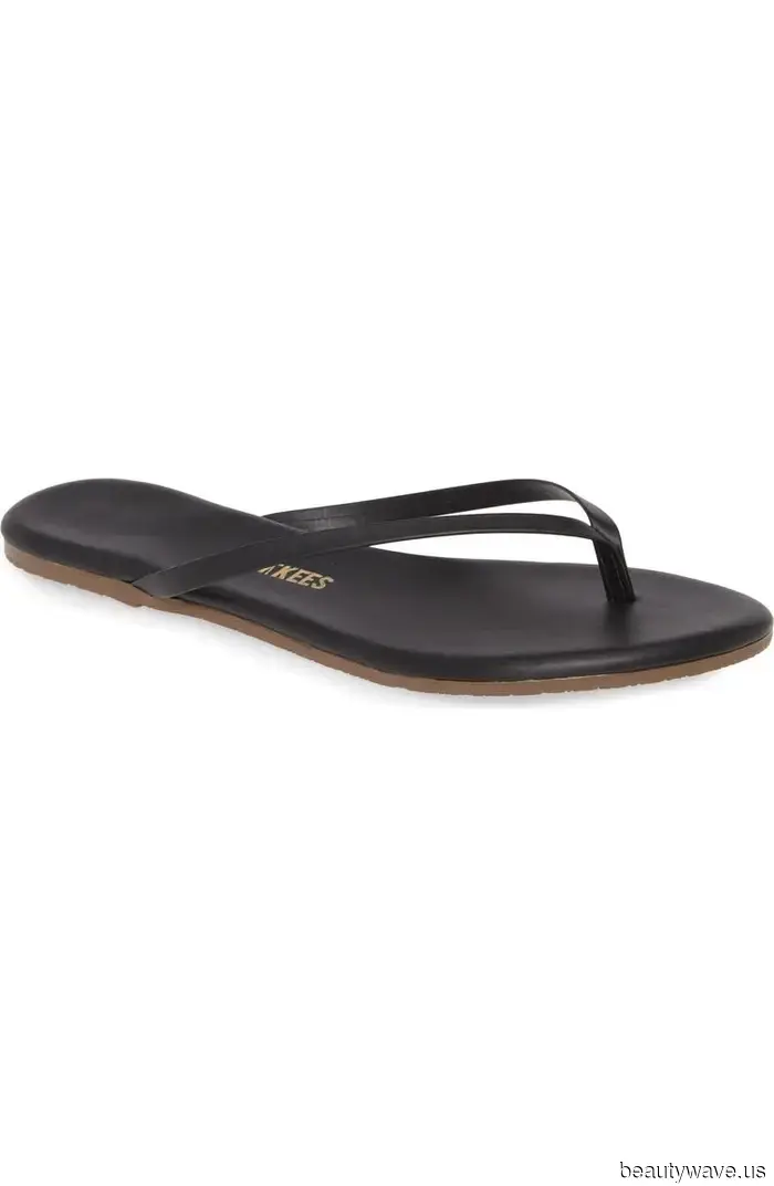 Estate o autunno, questa è la tendenza delle scarpe basse casual ma eleganti che sta sempre bene con i jeans.