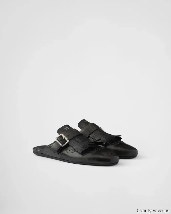 Hailey Bieber acaba de usar los zapatos de The Row que todos querrán en 2026.