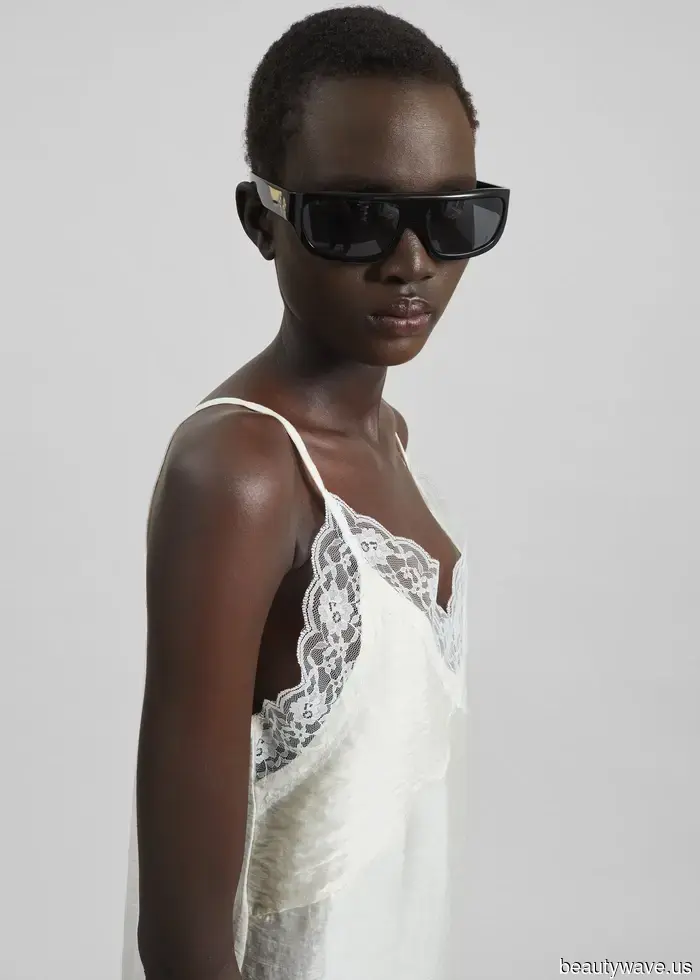 "Странный", но продвинутый способ, которым модные люди стилизуют свои свитера на осень 2025 года