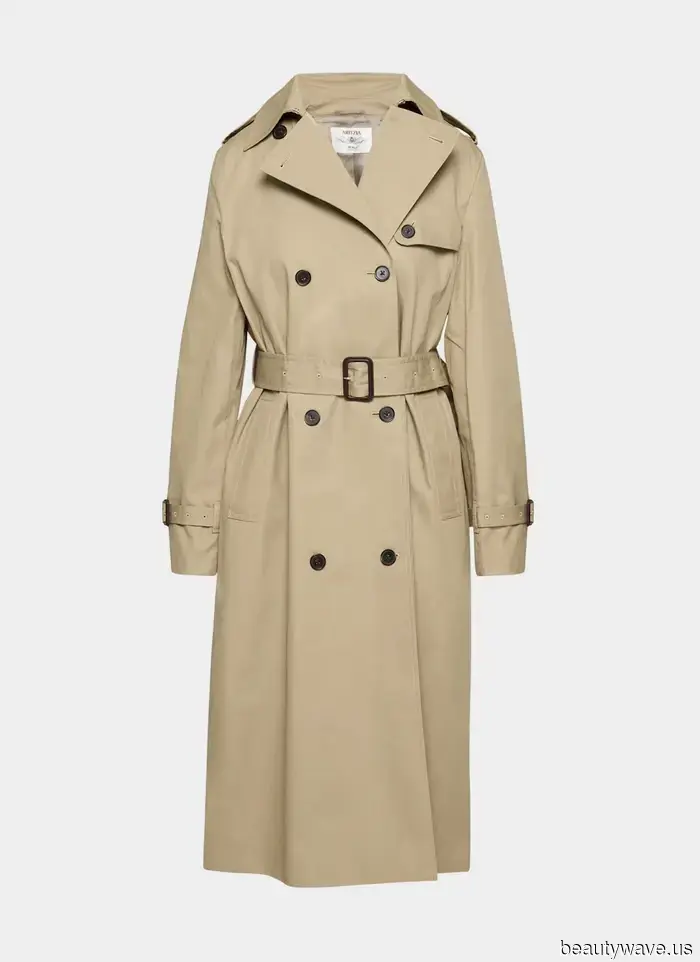 In New York, each It Girl's spring wardrobe features these 7 essential items.