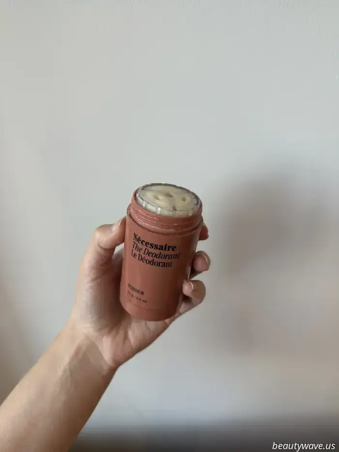 Sono una Beauty Editor, quindi finire i prodotti di skincare è la mia più alta forma di lode—11 che stanno per finire