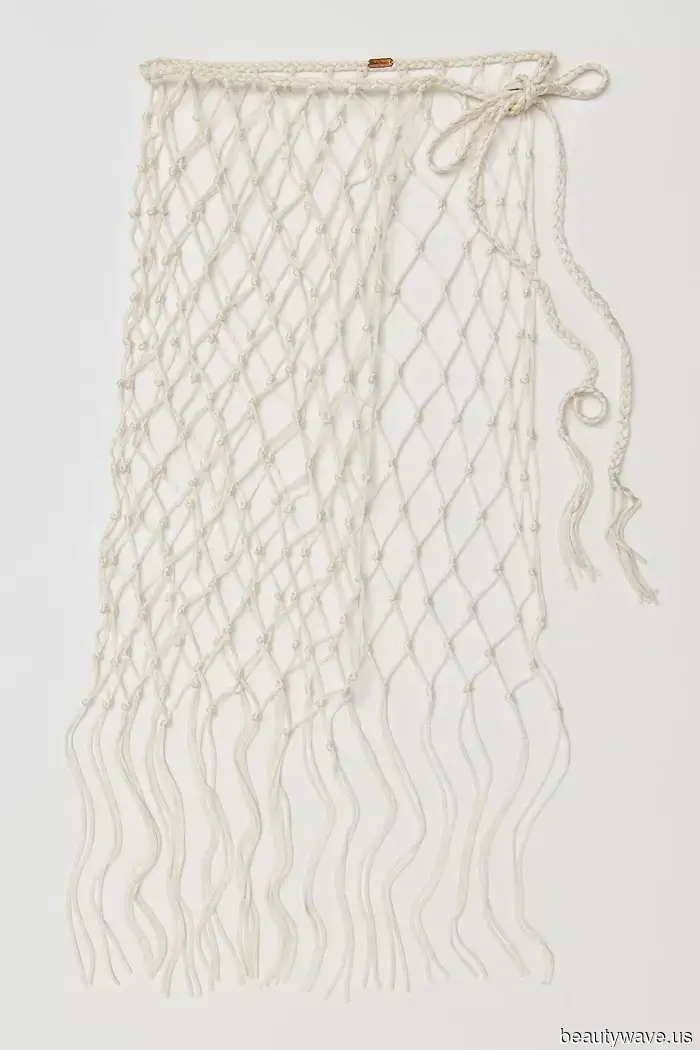 Flip-Flops Become Exceptionally Stylish When Worn in These 6 Specific Ways