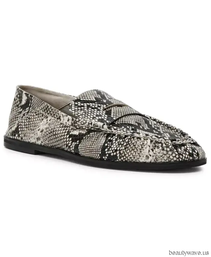 Los zapatos planos elegantes pero cómodos que la gente de moda conoce elevan los jeans en cuestión de segundos.