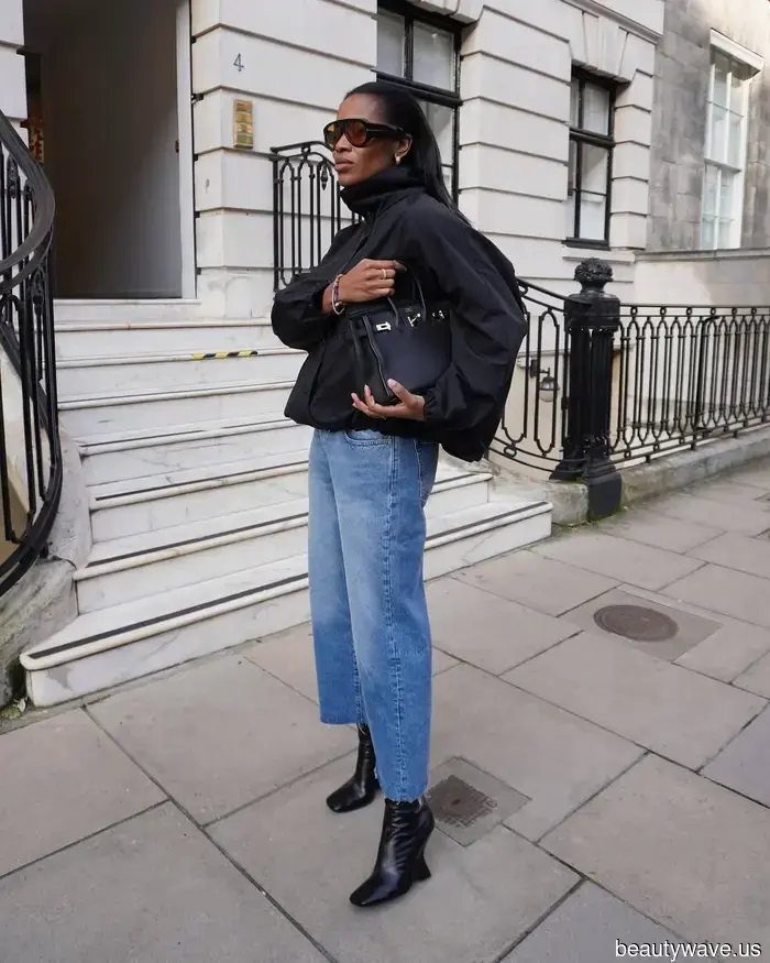 I just returned from London and noticed these winter boot trends everywhere.