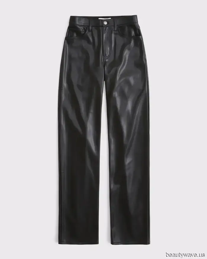 Not Jeans, Not Leggings: The Outdated Pant Trend That Hailey Bieber and Alexa Chung Are Reintroducing to Their Wardrobes