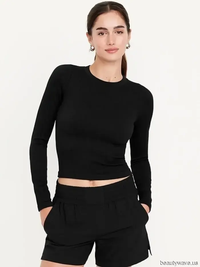 Моя стильная тетя спросила, что ей купить в Old Navy&mdash;вот все вещи стоимостью до 50 долларов, которые я предложила.