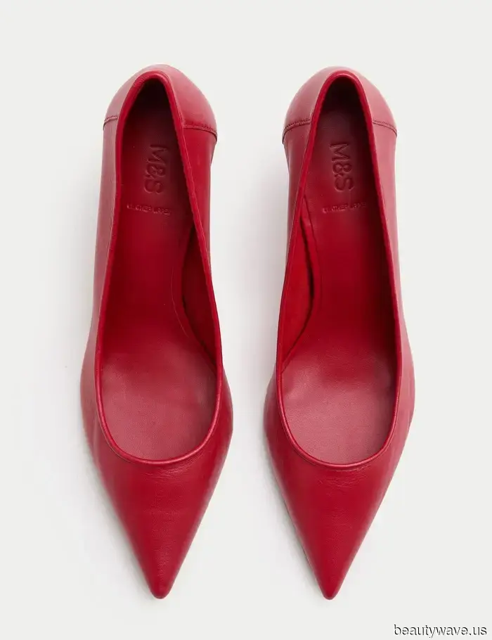 Cropped Jeans Appear More Luxurious When Paired With This Stylish Shoe Colour Trend