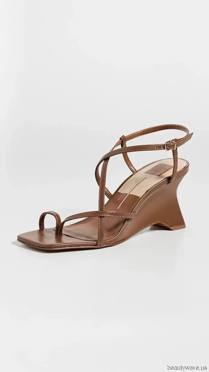 Не балетки, не совсем каблуки&mdash;это тренд обуви, который я постоянно вижу на самых стильных девушках Европы.