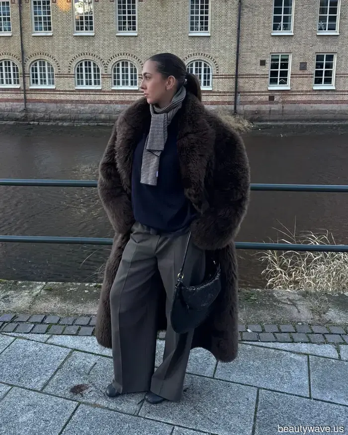 My friend inquired about how I manage to dress stylishly in such cold weather—these 7 chic pieces are the key.