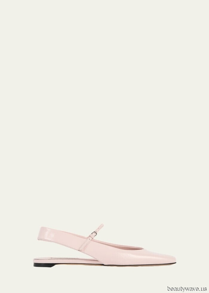 The Chic Flat-Shoe Color Trend That Every It Girl Is Pairing With Shorts and Pants (Hint: It Isn't Red)