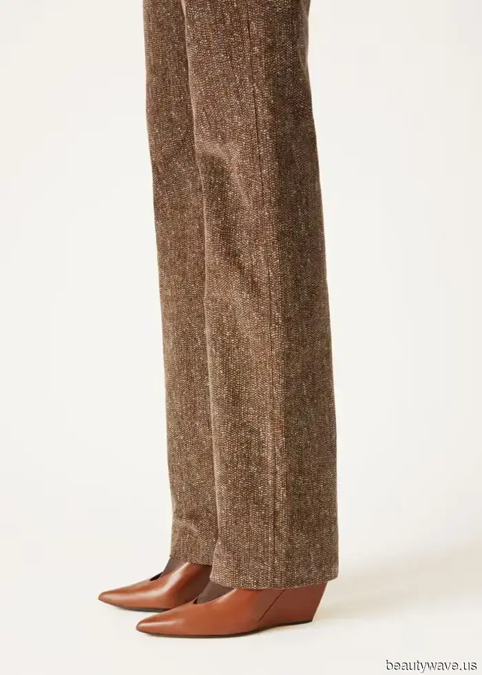 Все самые крутые женщины, на которых я подписан, носят эту "устаревшую" обувную тенденцию с джинсами, платьями и юбками.