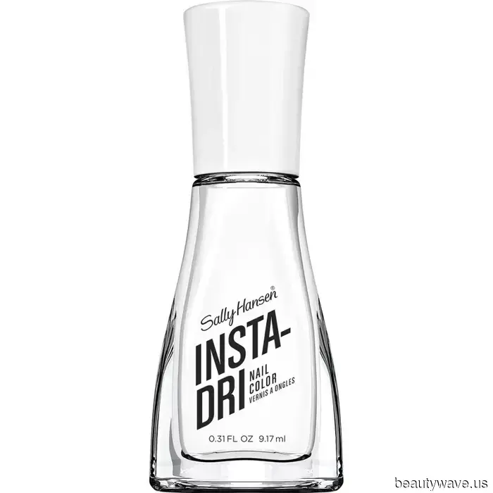 Se indossi uno di questi 18 design di unghie preppy, presumerò che trascorri l'estate a Nantucket.