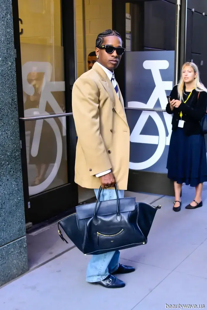 Celine hat gerade die Tasche zurückgebracht, die in jedem wichtigen Paparazzi-Foto der 2010er Jahre zu sehen war.