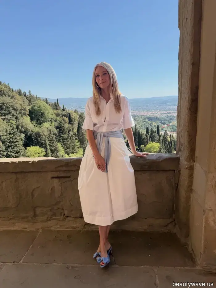 Gwyneth Paltrow ha appena aggiornato la sua tendenza per i vestiti estivi senza tempo con gli accessori più belli.