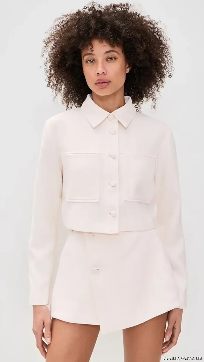 Avoiding High-Waisted Jeans: Here's the Stylish Method to Pair a Cropped Jacket for Spring 2026.