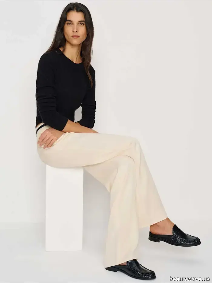 Nicht Sneakers, nicht Sandalen&mdash;Lauren Conrad weiß, dass Cropped Jeans am besten zu diesem flachen Schuhtrend passen.