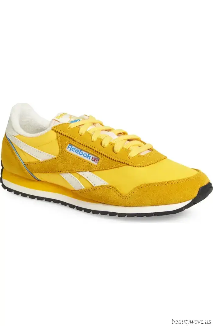 If you're wearing jeans and a white t-shirt this summer, consider replacing this outdated sneaker color trend with this alternative.