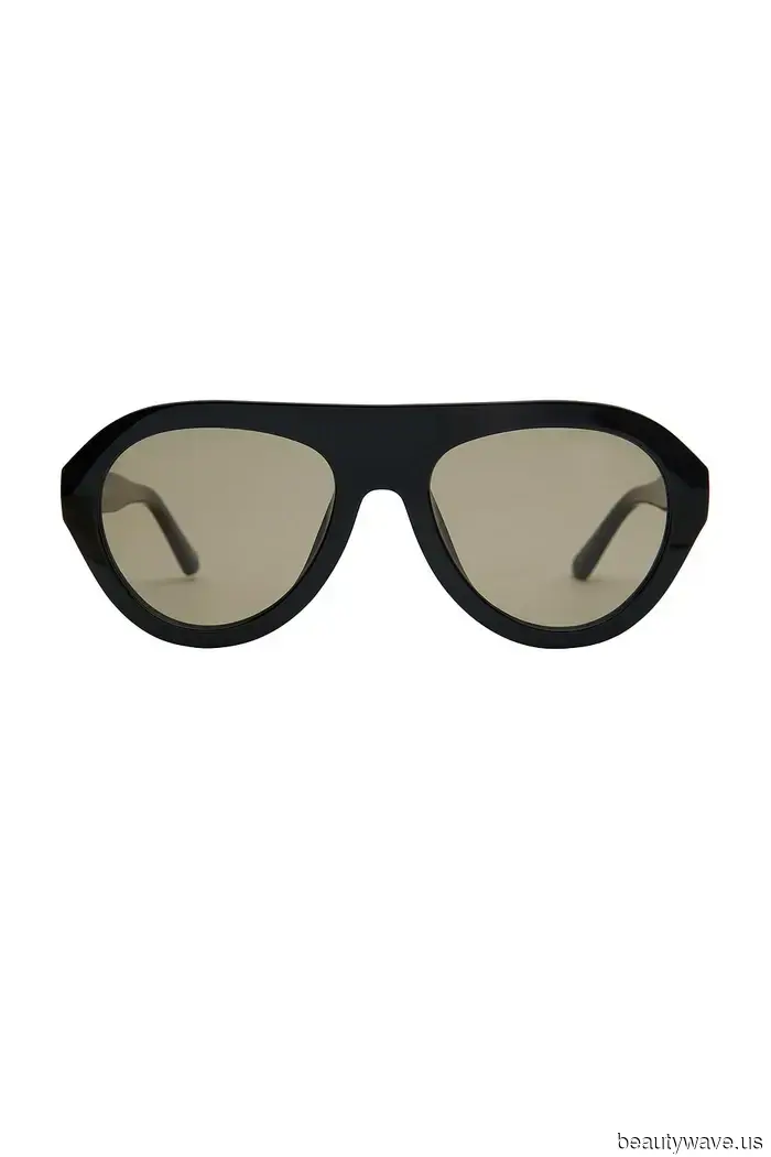 È solo aprile, ma queste sono le 7 micro tendenze estive che le persone di moda stanno già indossando.