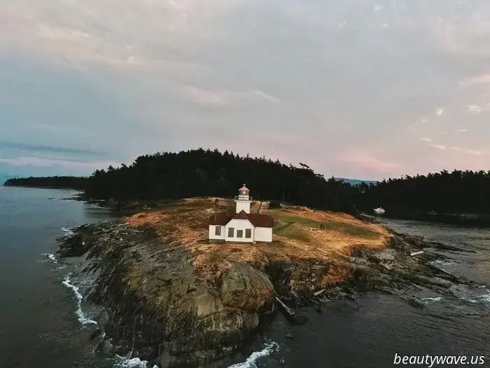 15 Coastal Grandma-Inspired Locations That Seem Plucked From a Nancy Meyers Film