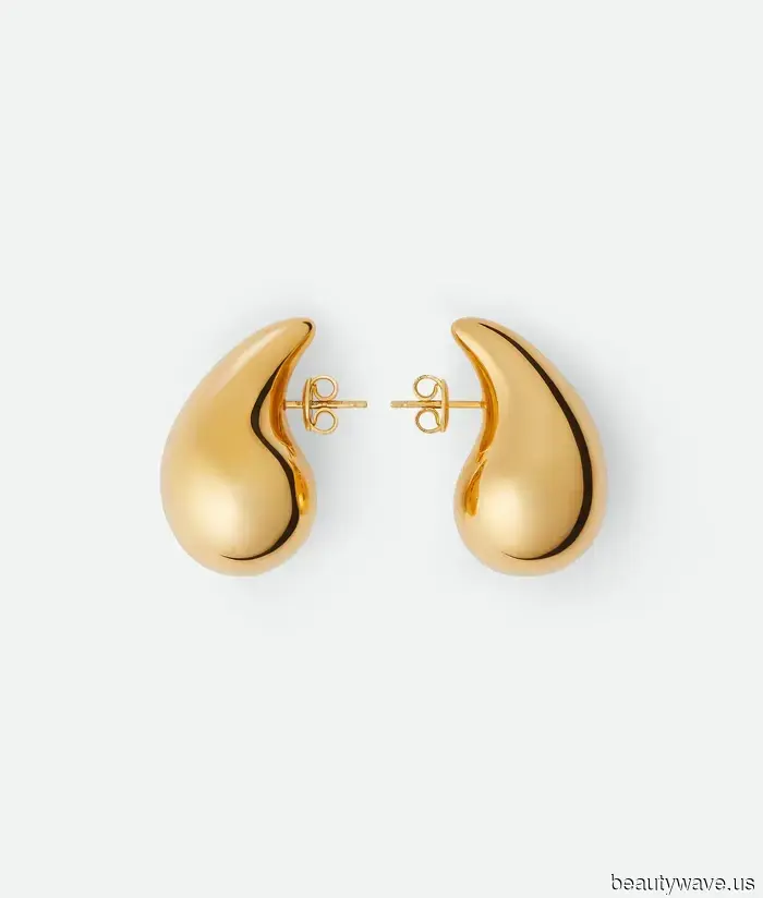 As a 26-year-old fashion writer, I found these five stylish summer 2025 trends for those over 50 to be quite captivating.