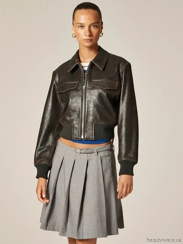 Neither Brown Nor Black—The Leather Jacket Trend That Every Stylish Person Is Combining With Jeans and Skirts This Fall.