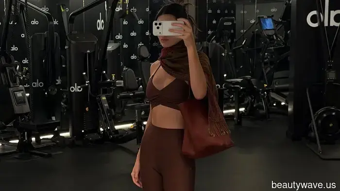 Kendall Jenner acaba de llevar el próximo bolso de chica It que las personas de moda en movimiento comprarán en 2026.