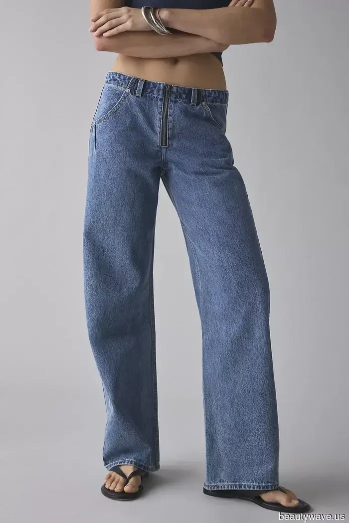 Gesichtet bei Zo&euml; Kravitz bei einem Spaziergang mit Harry Styles: Der Denim-Trend der It-Girls im Herbst 2025