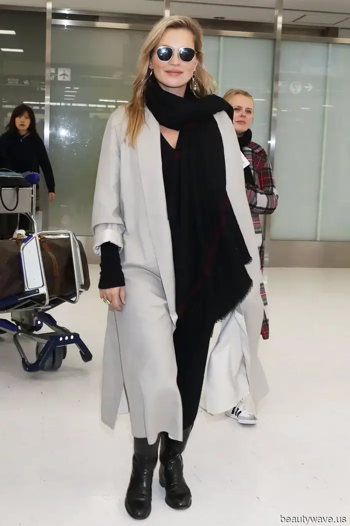 Von den 90ern bis heute&mdash;Jeder Kate Moss Flughafen-Look und der Styling-Trick, den sie nie fallen lässt