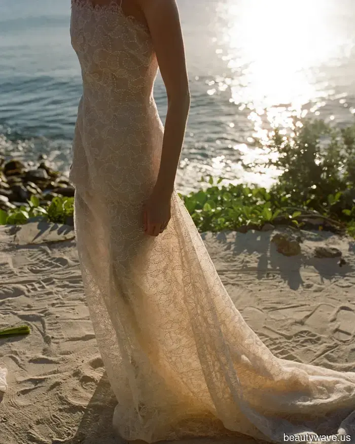 Phoebe Philo! Ralph Lauren! Colleen Allen! Die Braut trug 7 makellos elegante Looks für ihre Hochzeit in Saint Bart's.