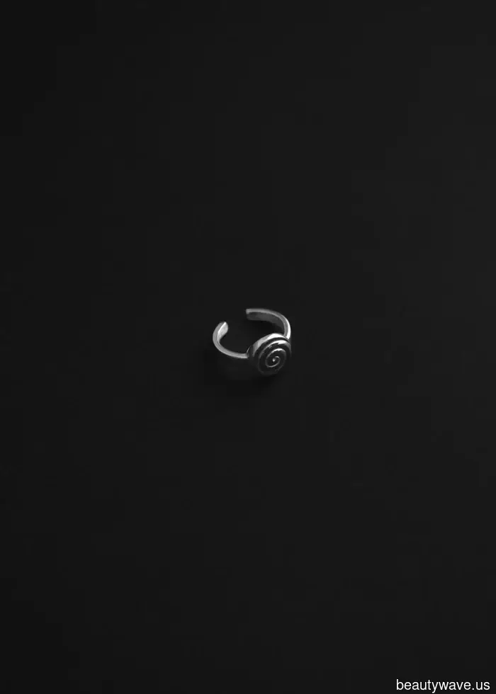 The Eerie Jewelry Trend That Influencers Are Reviving.