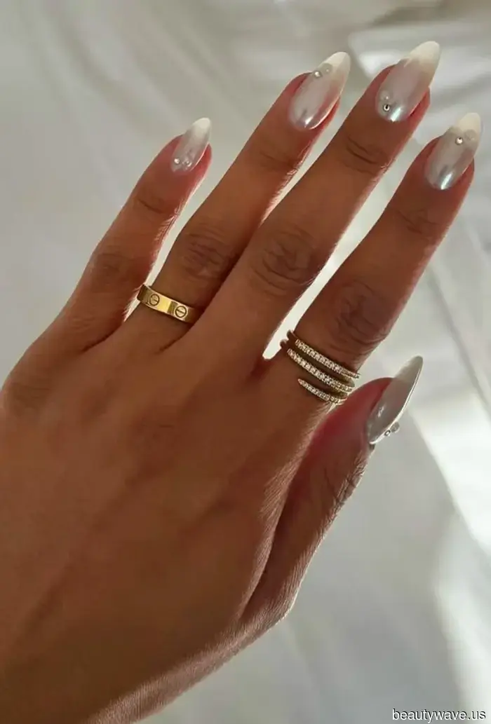 Chrome Nails Aren’t Just a Trend; They Reflect My Personality—26 Stylish Designs I’ve Collected