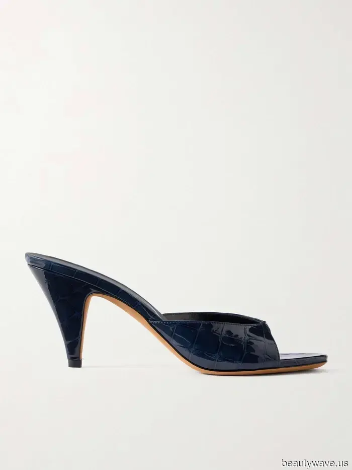 I’m declaring that these will be the most sought-after sandals of 2026.